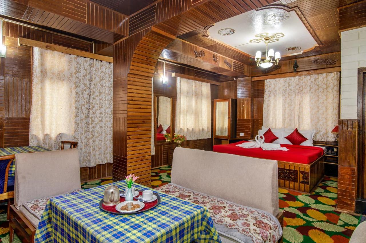 Montis Soyang Premium Heritage Hotel Gangtok Exteriör bild