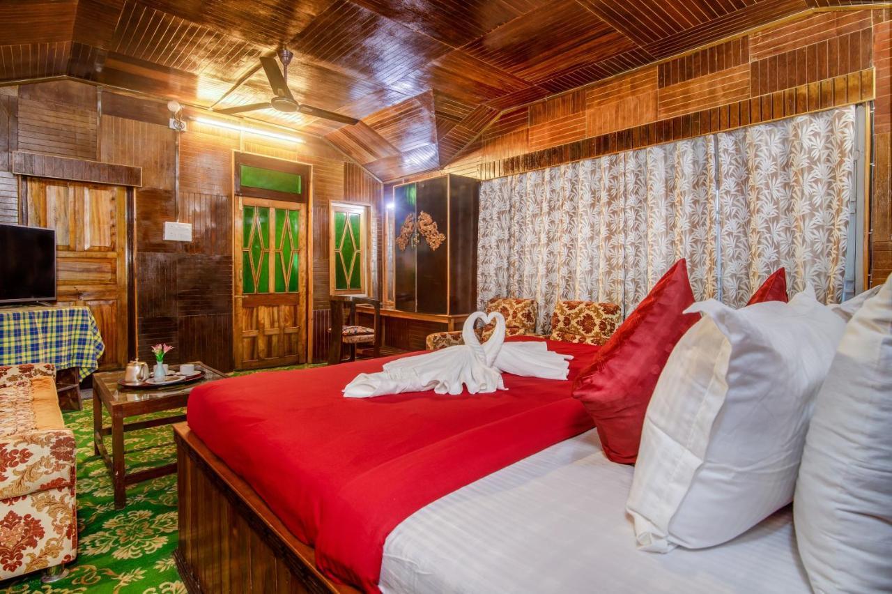 Montis Soyang Premium Heritage Hotel Gangtok Exteriör bild